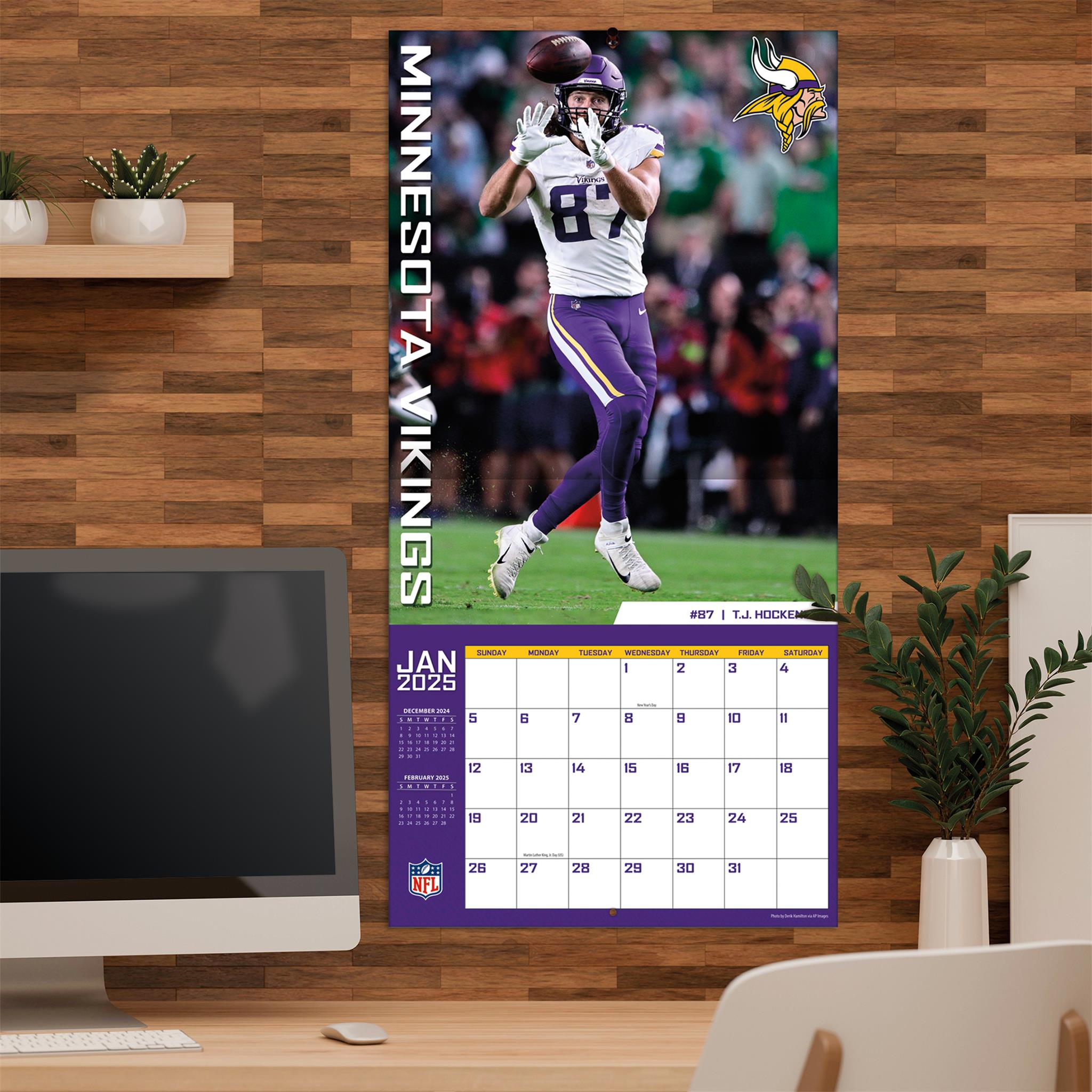 NFL Minnesota Vikings Wall 2025 Calendar