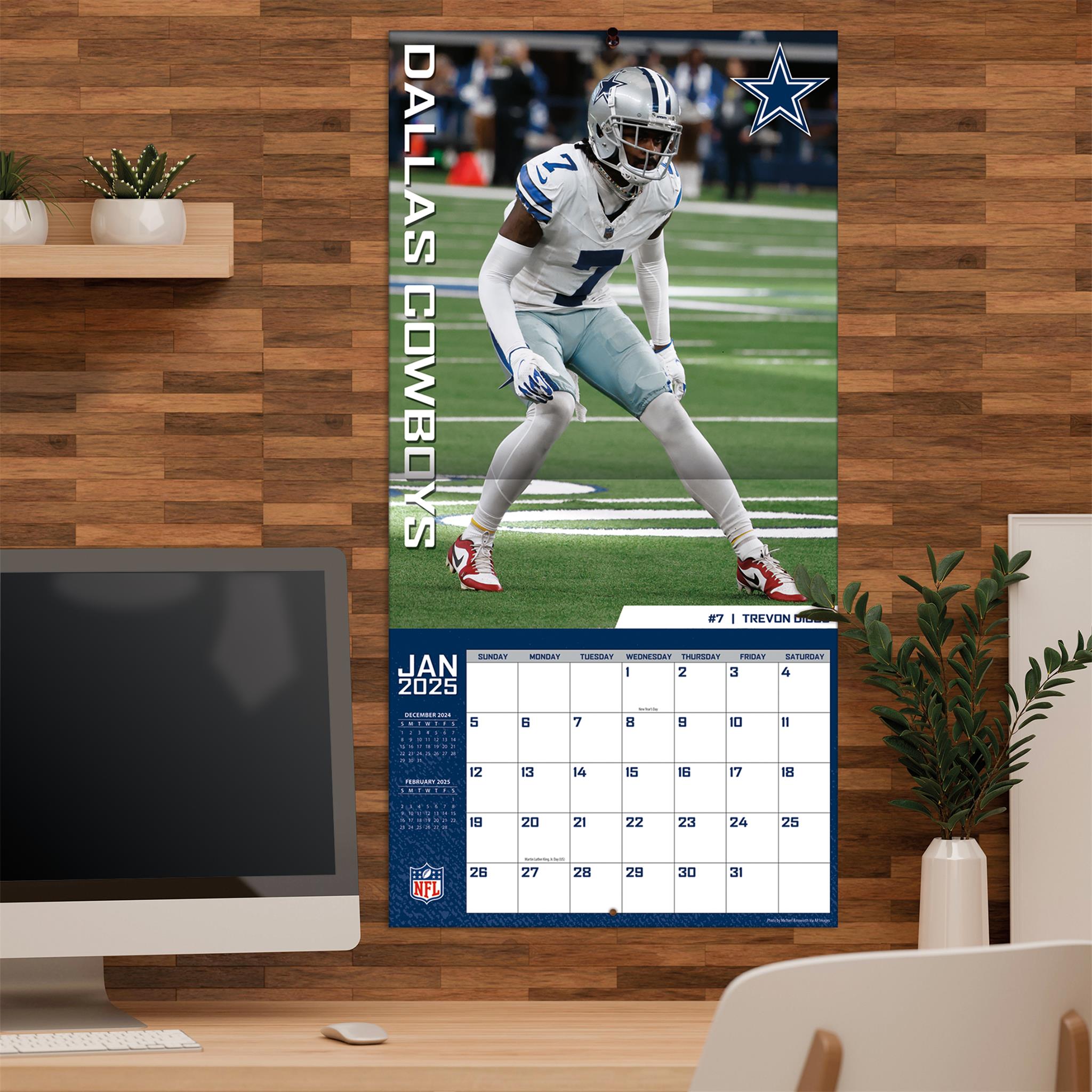 NFL Dallas Cowboys Wall 2025 Calendar