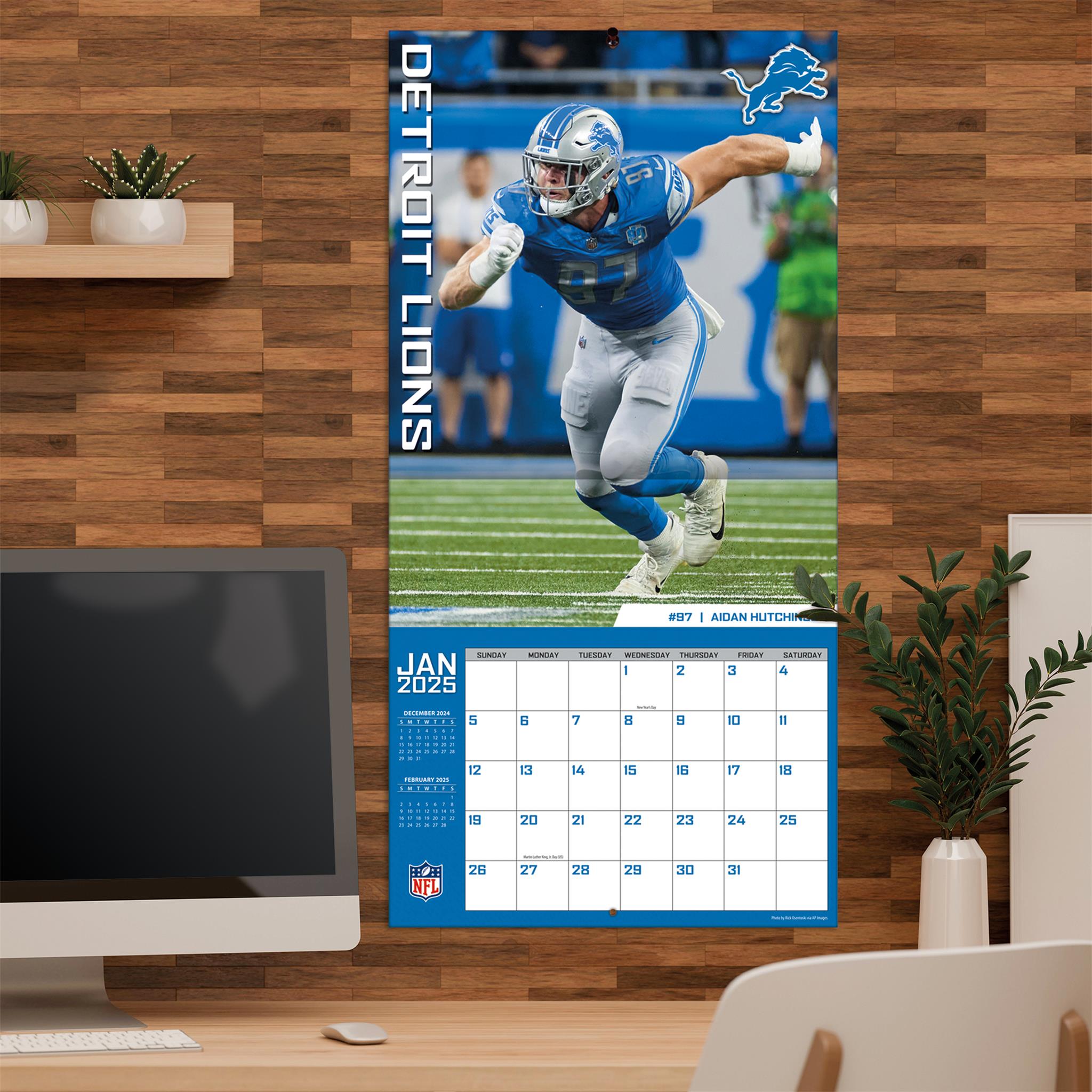 NFL Detroit Lions Wall 2025 Calendar